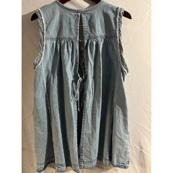 Light Blue Sleeveless Denim Top - Picture 2 of 3
